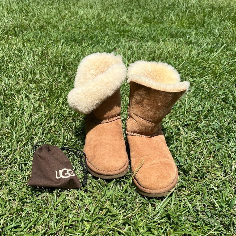 UGG boots size 7-camel colored